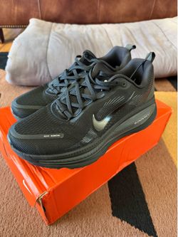 Nike Vomero 18 size 8 mens