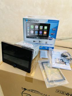 NEW SOUNDSTREAM 10.6INCH TOUCHSCREEN DOUBLE DIN CAR STEREO APPLE CAR PALY BLUETOOTH ANDROID 