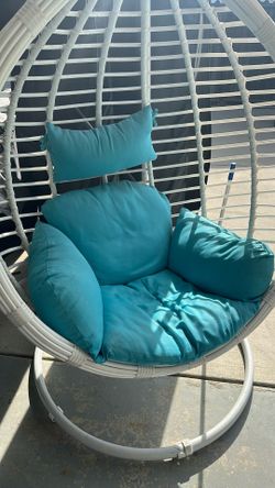 Hanging egg chair