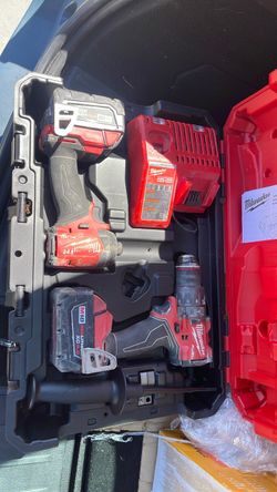 Shop Milwaukee M18 FUEL 18V Lithium-Ion Brushless Cordless Hammer Drill and Impact Driver Combo Kit (2-Tool) with 2 Batteries