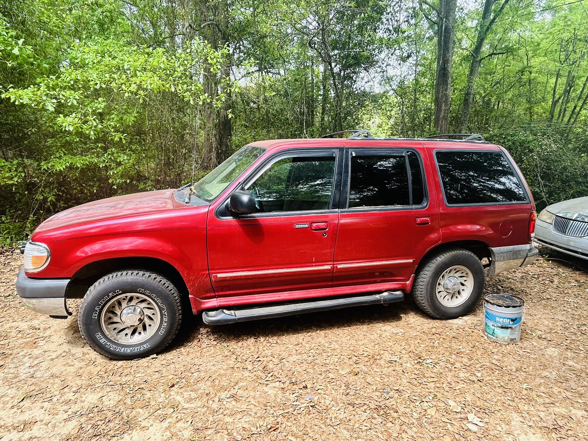 2000 Ford Explorer