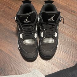Jordan 4 White Thunders