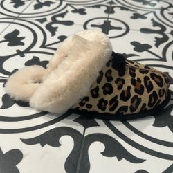 BRAND NEW UGG SLIPPERS