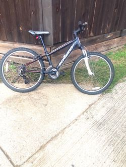 Schwinn mountain bicycle ( Se vende)
