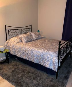 Modern Black Metal Bed Frame - Queen Size