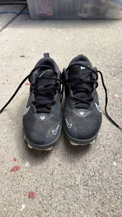 Nike Cleats-Trout 6.5 kids $35