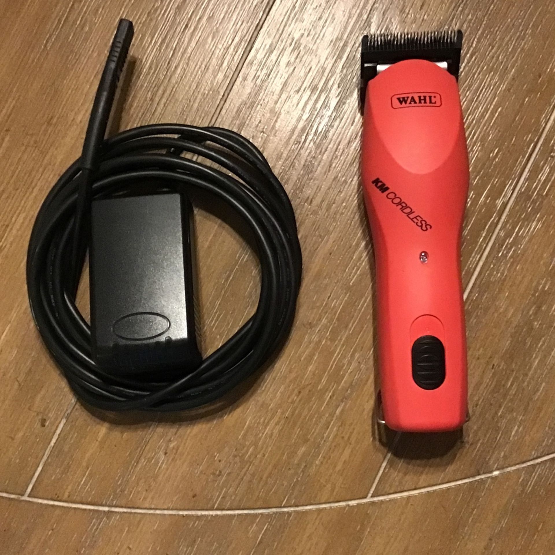 Wahl KM Cordless Pet/Animal Professional Grooming Clipper **READ DESCRIPTION**