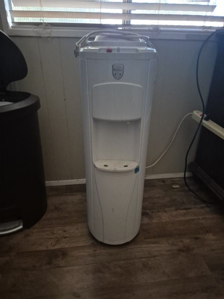 Water Dispenser 