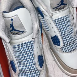 Jordan 4 Military Blue Size 8.5