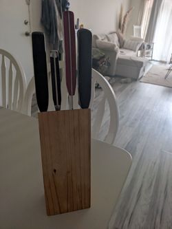 Kitchen knives and holder FREE