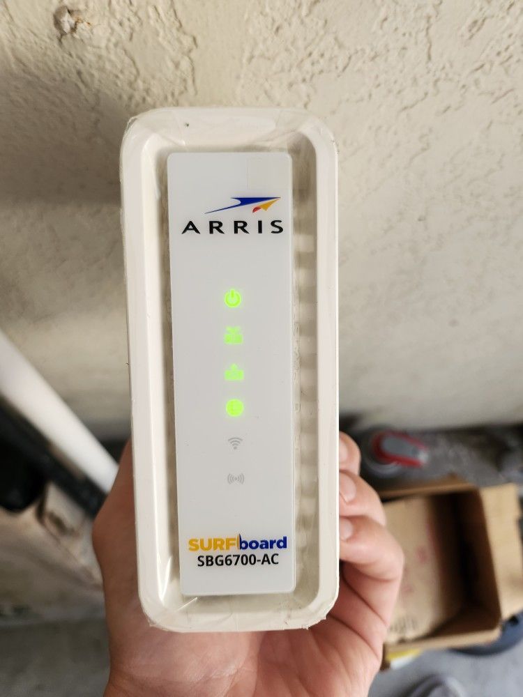 Arris Surfboard Modem/WiFi Router Combo