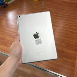 iPad 6th Gen 128gb WiFi Only Used 