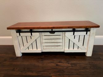 Farmehouse storage bench