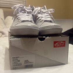 Vans High Tops Men’s Sz5 Light Grey/White