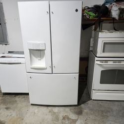 Stove And Microwave 