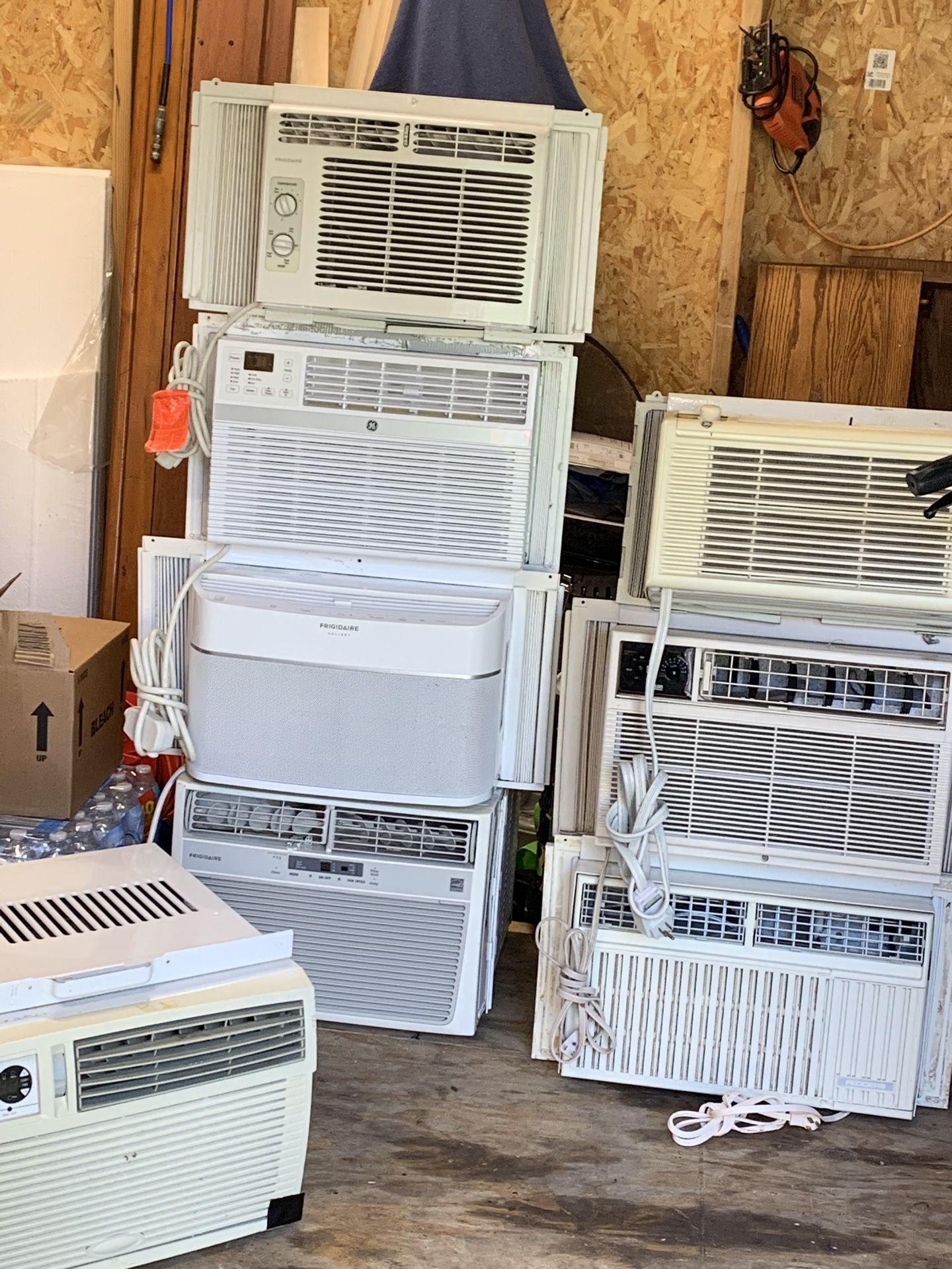 ( 90° Is Coming ) Multiple Air Conditioners From 5000 BTUs Up To 10,000 BTUs