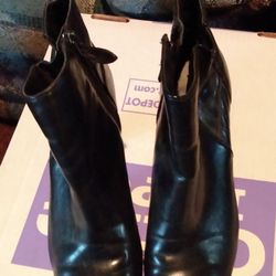 Clarks- Black Boots Size 9.5 $15. , Slightly Used Pick Up In Oak Cliff