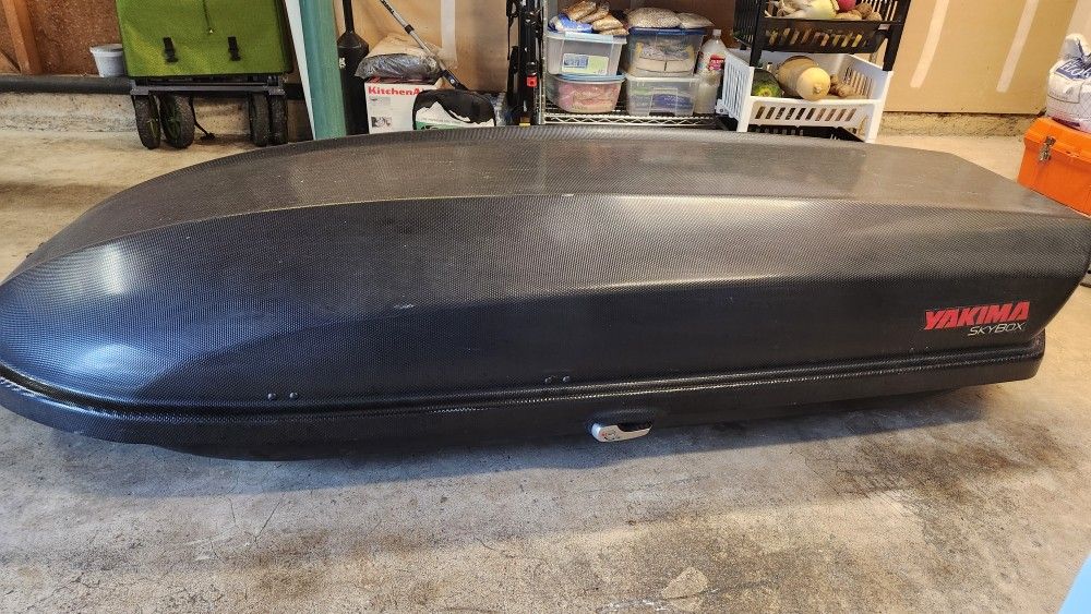 Yakima Skybox 16 Cargo Roof Box