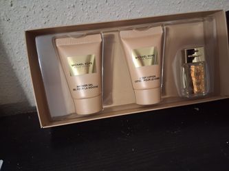 Michael Kors travel set