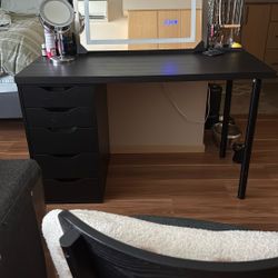 Desk / Vanity 