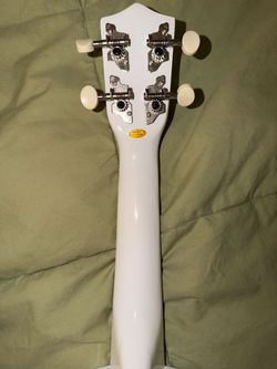 🎶 White Ukulele for Sale🩷🩷🩷