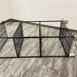 Mobile storage shelf