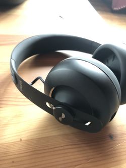 Nura headphones perfect condition