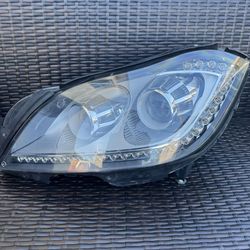 2011 2012 2013 2014 2015 2016 Mercedes-Benz CLS400 Left Driver Side Xenon Headlight Shell OEM