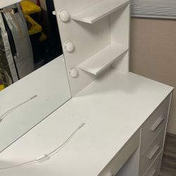 Makeup Desk And Chair 