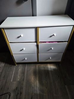 White and gold stoage