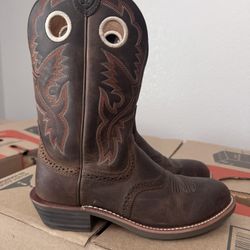 Women’s ARIAT Boots 8B