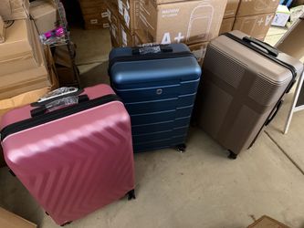 30” Hard Shell Spinner Luggage Set of 3