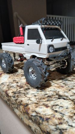 axial Scx24 Toyota crawler