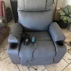 Brand new lift chair
