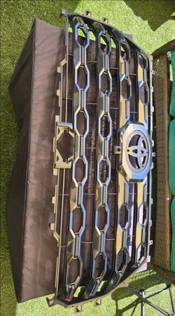 Toyota tundra 2022-2025 front grill