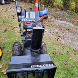 Snapper 16.50 Heavy  Duty snowblower.  This unit has been fully gone through. Fresh paint job. 