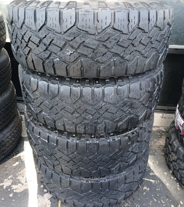Goodyear WRANGLER duratrac LT275/65R18
