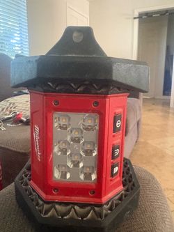 Milwaukee 18 floodlight