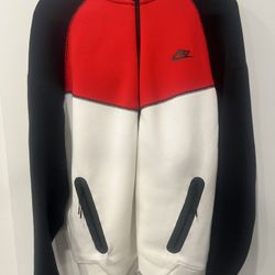 Nike Tech Fleece Full-Zip Hoodie Windrunner Jacket White/Red/Black FZ4709-100 Men’s Size Large NWT