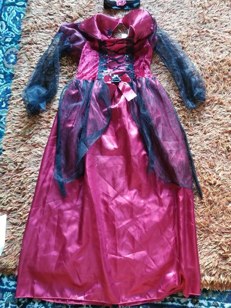 Vampire Girl Medium size (8-10) Halloween costume