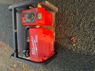 Milwaukee compressor +Battery