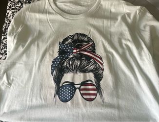 Women t shirt new size large $3