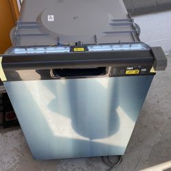 Brand new dishwasher sale it..