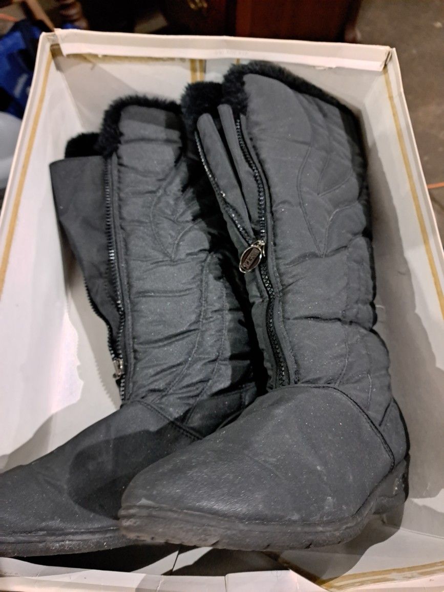 Size 11 Womans Boots