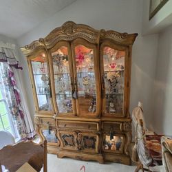 China Cabinet With Crystal Collection 