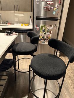 Black island barstools