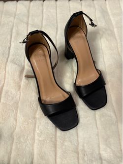 Used Women's Haley Wide Width Ankle Strap Single, size 7