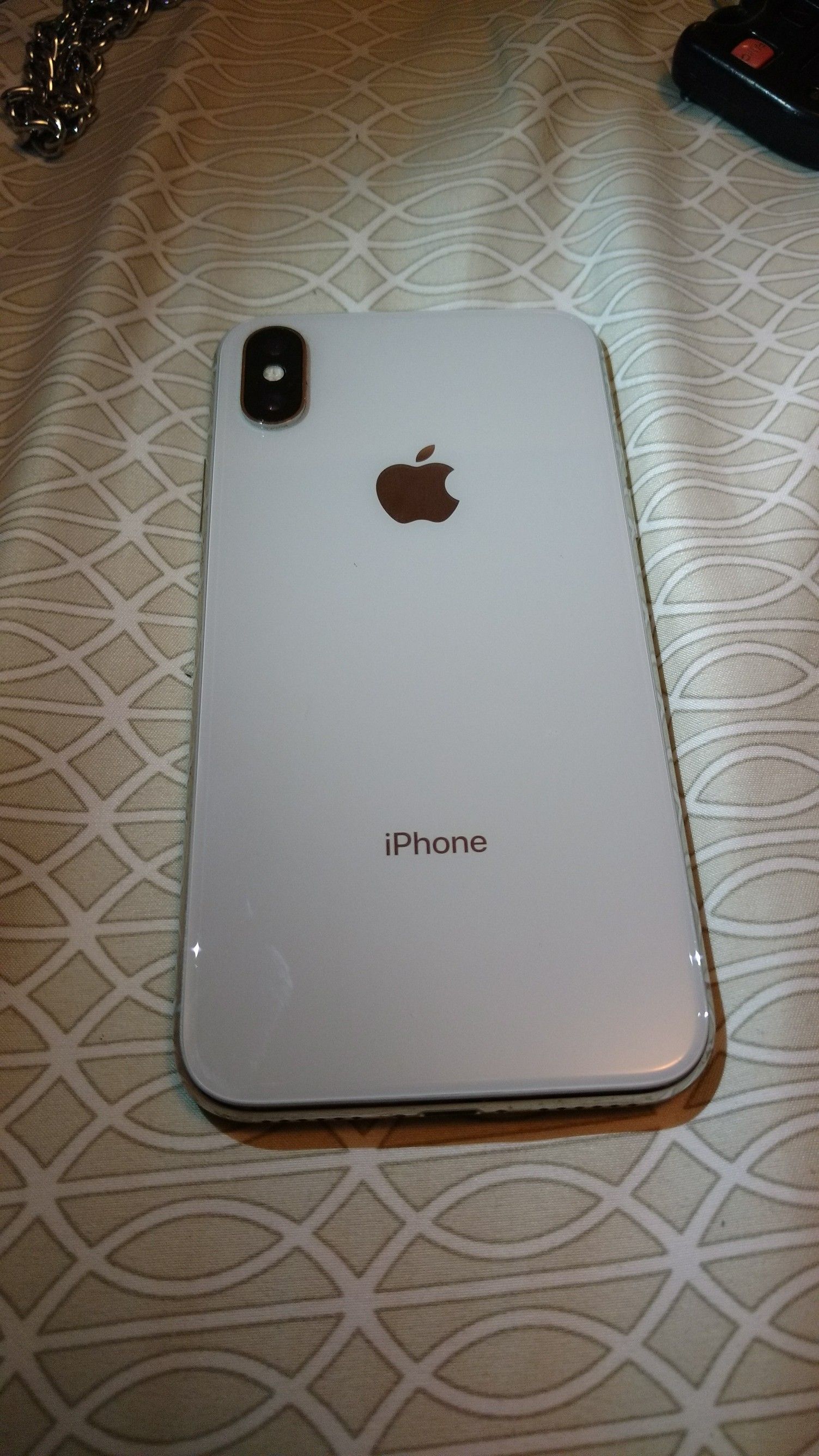 IPHONE X 64GB MODEL MQCL2LL/A (UNLOCKED MODEL) STILL UNDER APPLE WARRANTY UNTIL MAY 2019 GREAT CONDITION