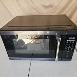 Hamilton Beach Countertop 1000 Watt Black Microwave Model  HB61B100027880