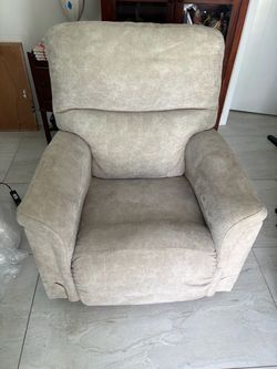 Electric lazy boy recliner